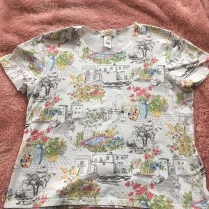 cropped short sleeve top with art pattern